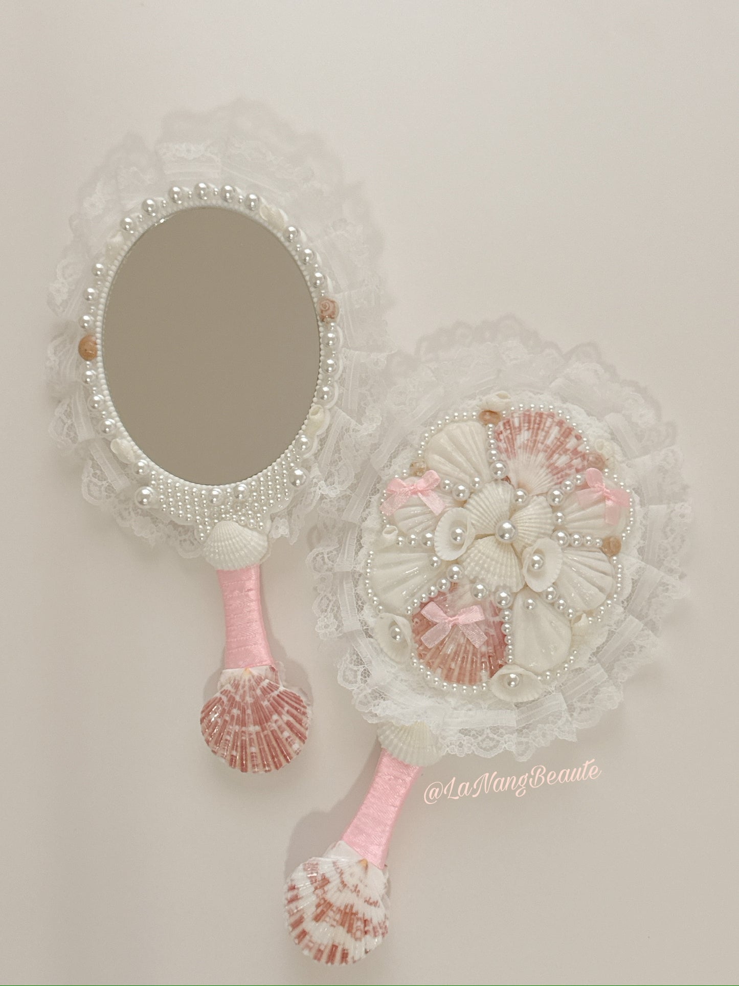 Esmé Mirror