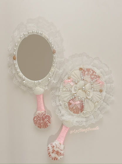 Esmé Mirror